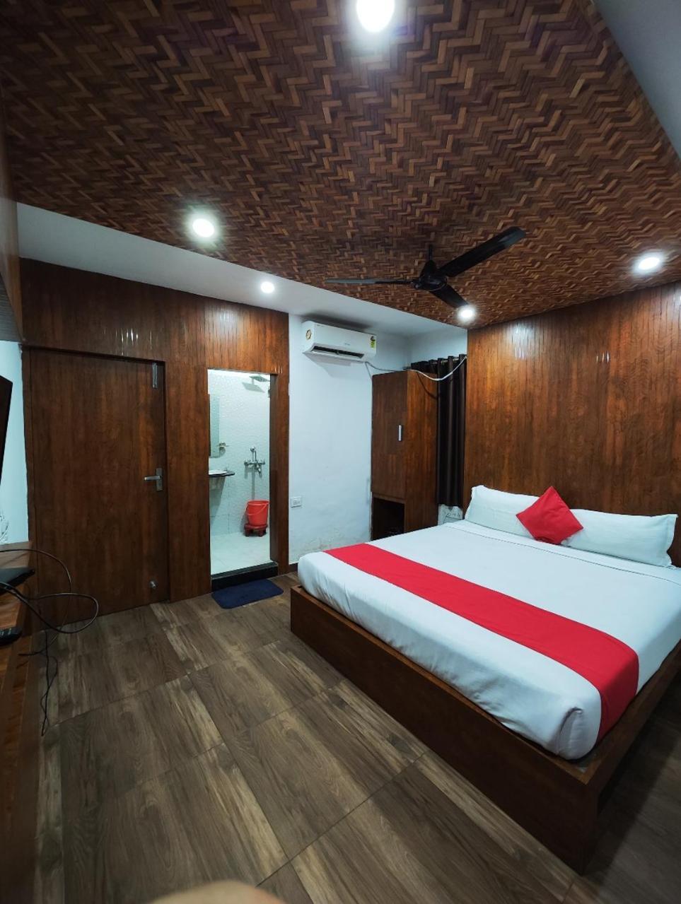 Hotel Rudraksha Inn デーオーガル エクステリア 写真